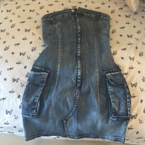 Taylor Denim Dress Medium Wash Size Medium very stretchy. Selling bc wrong size